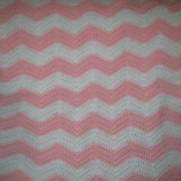Peach And White Hand Knitted Crochet Afghan Baby Blanket Lap Throw - Picture 1 of 2